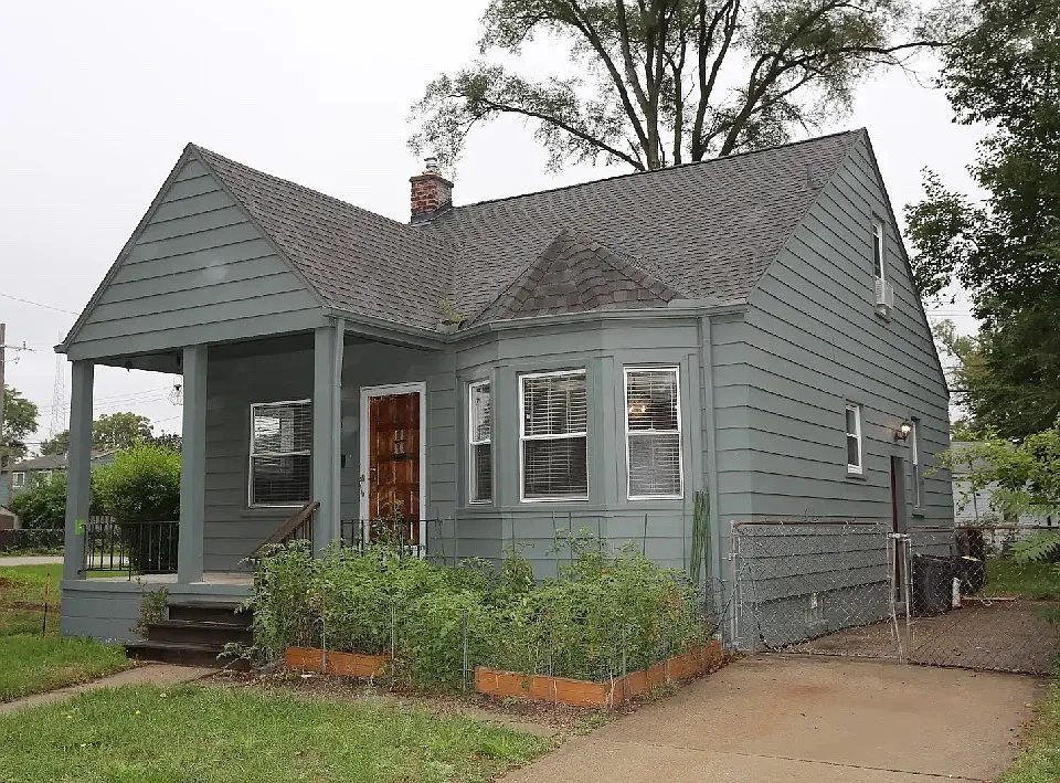 110 W Coy Ave