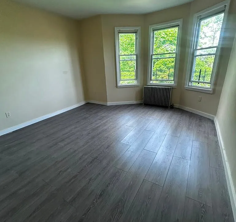 43 Currans Ln #3L