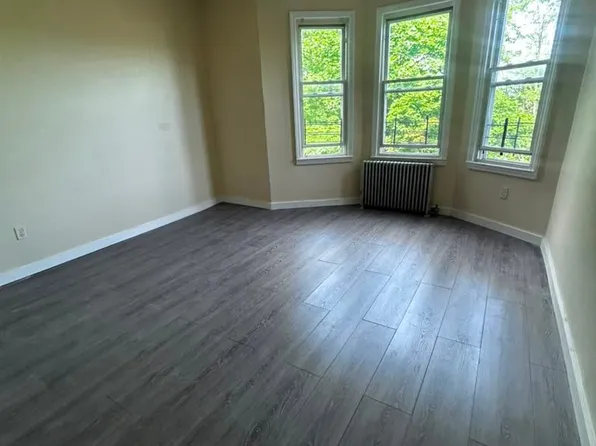43 Currans Ln, Yonkers, NY