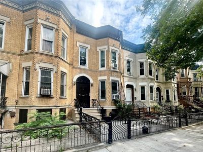 323 Bainbridge St, Brooklyn, NY, 11233