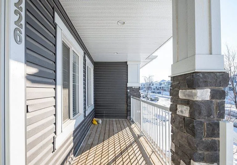 226 Redstone Dr NE — Photo 2