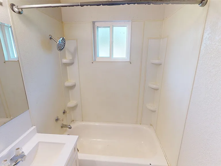 205 W Birch Pl #4 — Photo 9