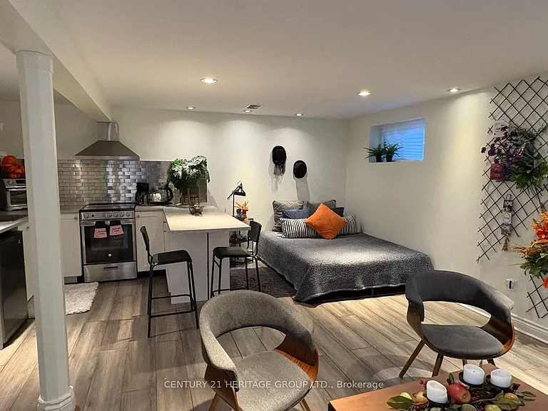22 Cedar Cres #BASEMENT — Photo 6