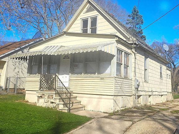 2nd image of 1826 S Arago St