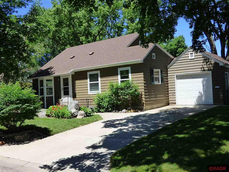 1st image of 28 Southview Dr