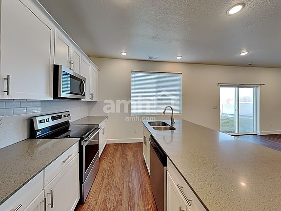 3rd image of 212 N Allen Ln