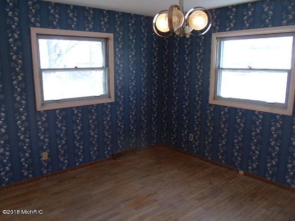 4th image of 1746 S Sierra Way
