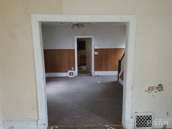 4th image of 406 E Thrush Ave