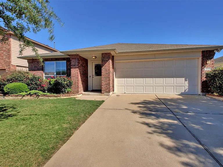 2731 Herrington Cv — Photo 2