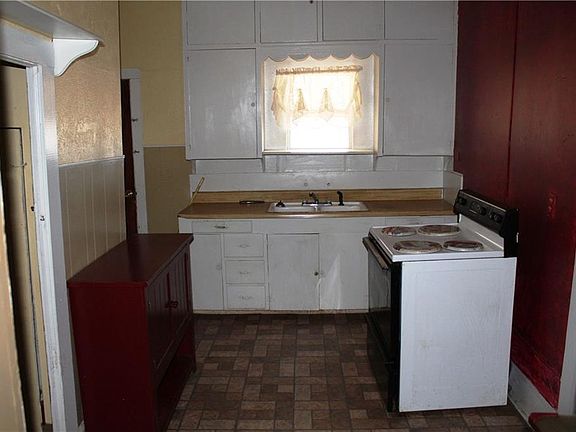 5th image of 3007 Cottage St