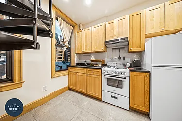 110 MacDougal Street, #1R3R