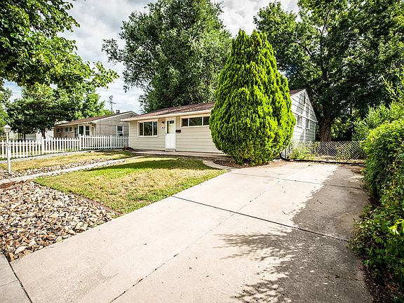2nd image of 2633 Lark Dr