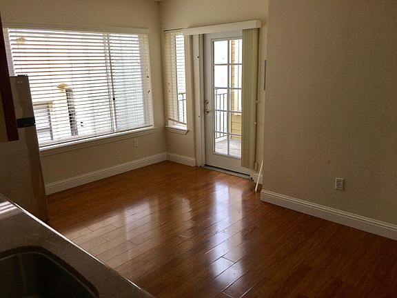 4th image of 168 Hyde St #207