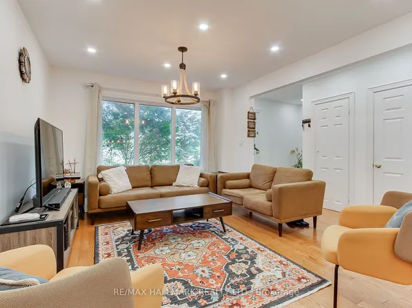 339 Neal Dr, Richmond Hill, ON L4C 3L3