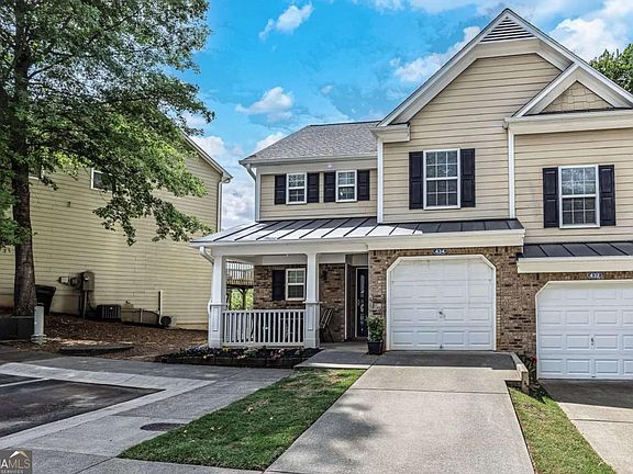 2nd image of 434 Colonial Walk