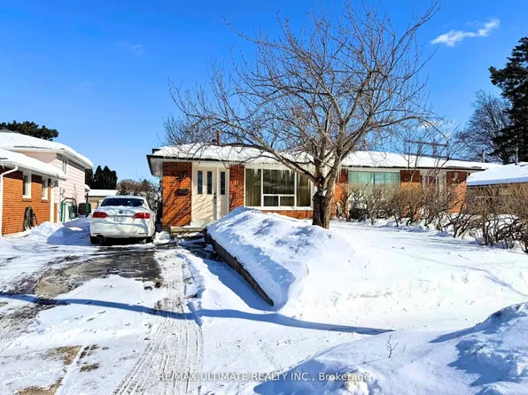 2201 Stir Cres, Mississauga, ON L4Y 3V2