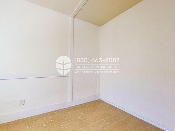 5th image of 320 N Occidental Blvd