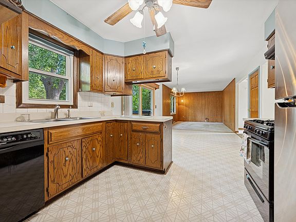 5th image of 226 Hampshire Ln