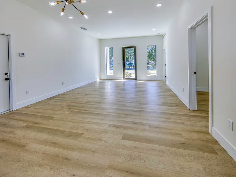 4855 Elmhurst Rd — Photo 2
