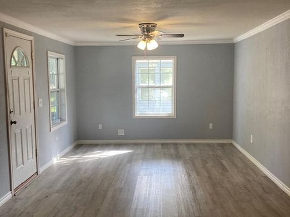 3rd image of 109 Perkins St