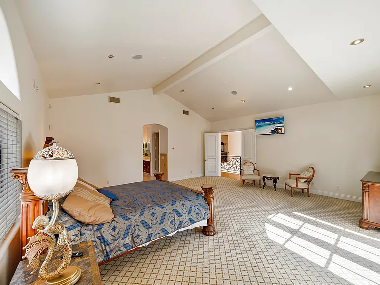 7735 Wilbur Ave — Photo 85