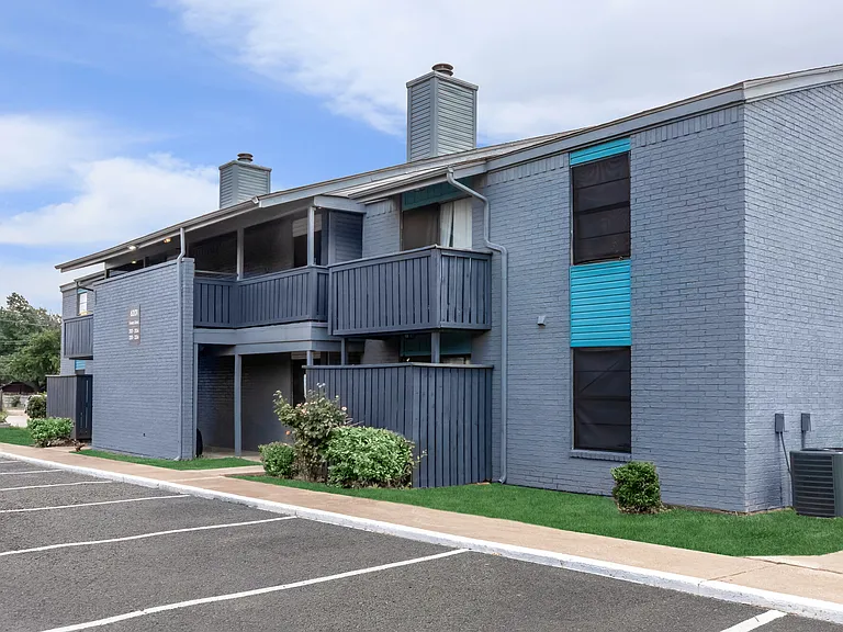 Dakota Apartments — Photo 13
