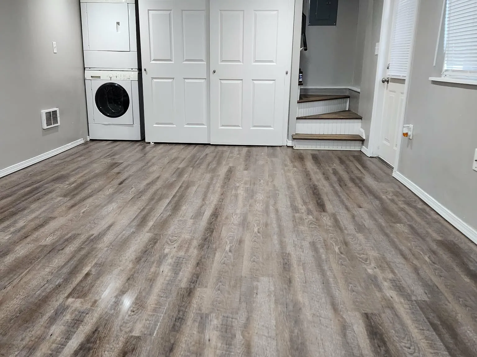 1104 N Cambrian Ave — Photo 2