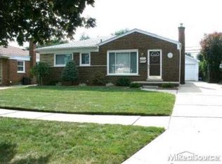 24501 Harmon St, Saint Clair Shores, MI 48080