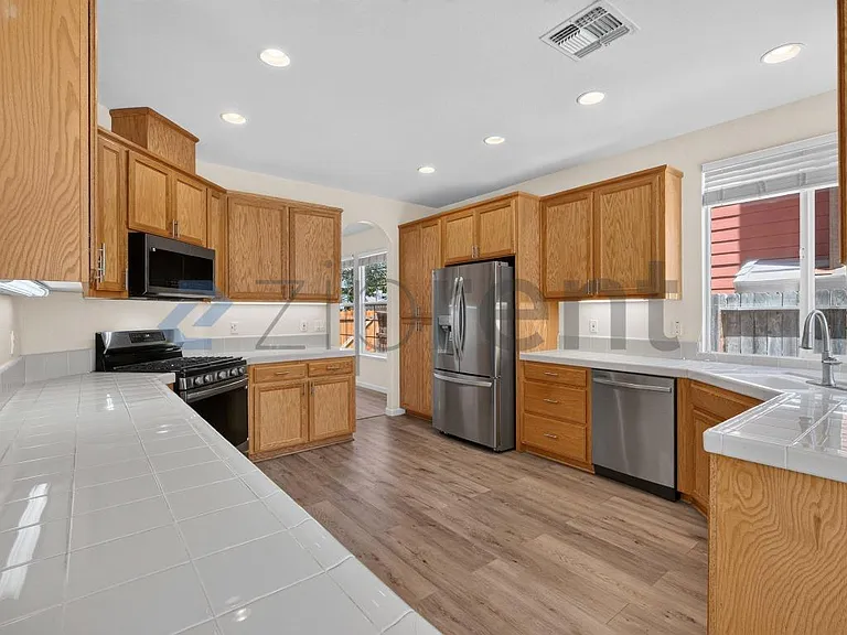 166 Barcelona Dr — Photo 17