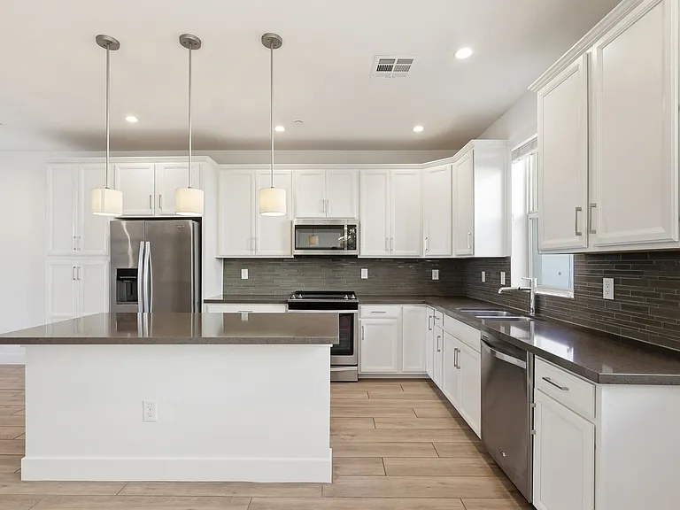 820 N 8th Ave #24 — Photo 8