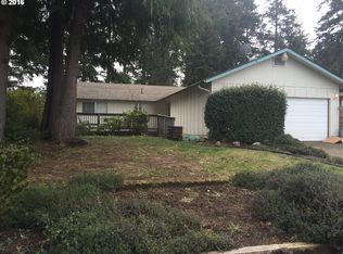 415 Radar Rd, Coos Bay, OR 97420