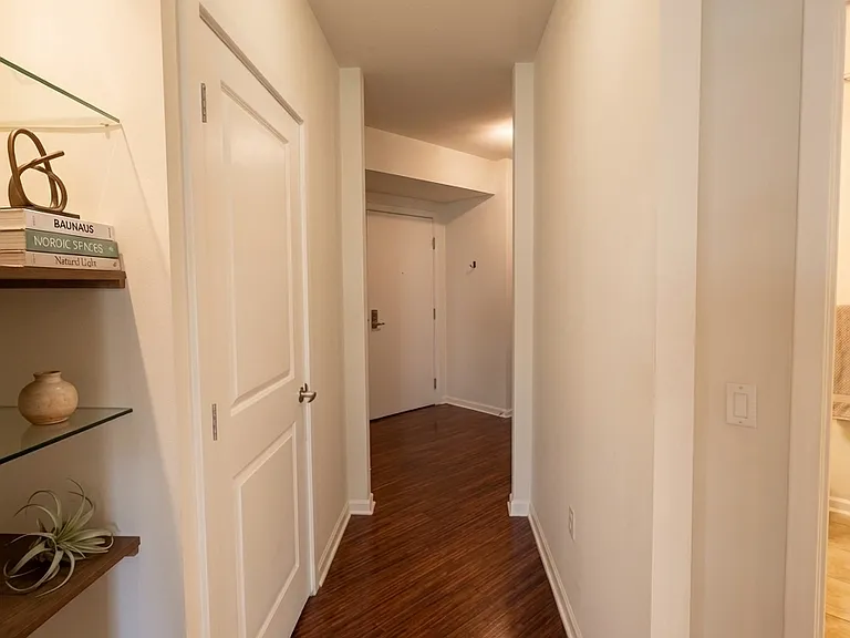 440 L St NW #305 — Photo 4