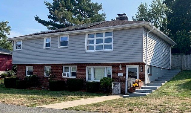 1st image of 54 Ensign St