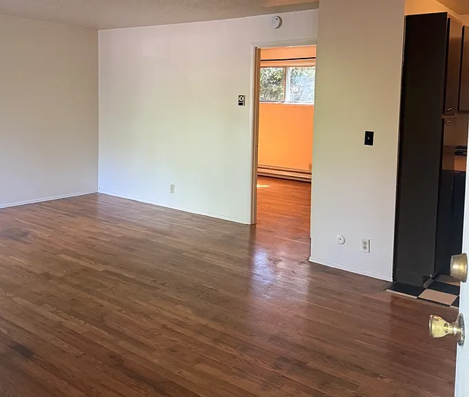 660 2nd St #3 — Photo 2