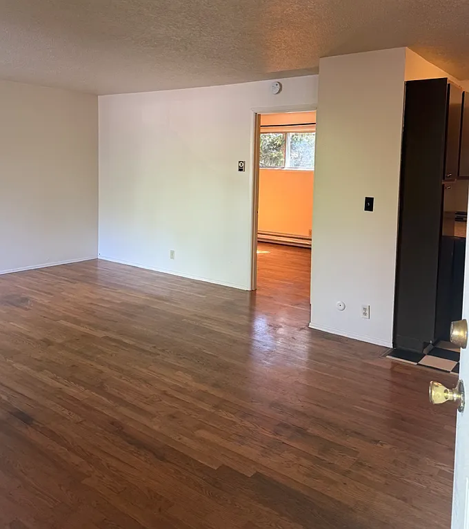 Building Photo - 660 2nd St #3