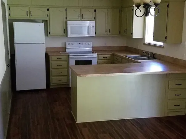 308 Ashland Ct, Gainesville, TX 76240