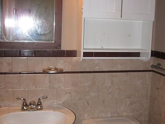 Master 1/2 Bath