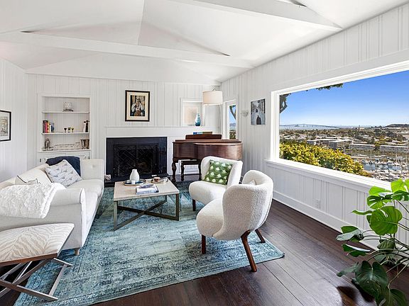 2nd image of 32 Alta Vista Way