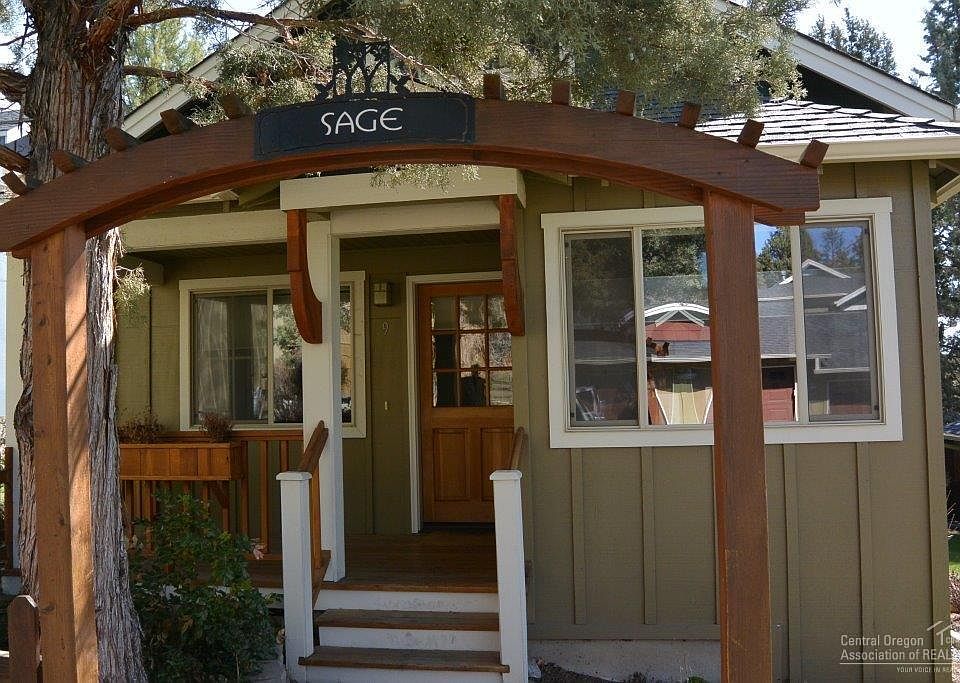 2nd image of 1940 NW Monterey Pines Dr Unit 9