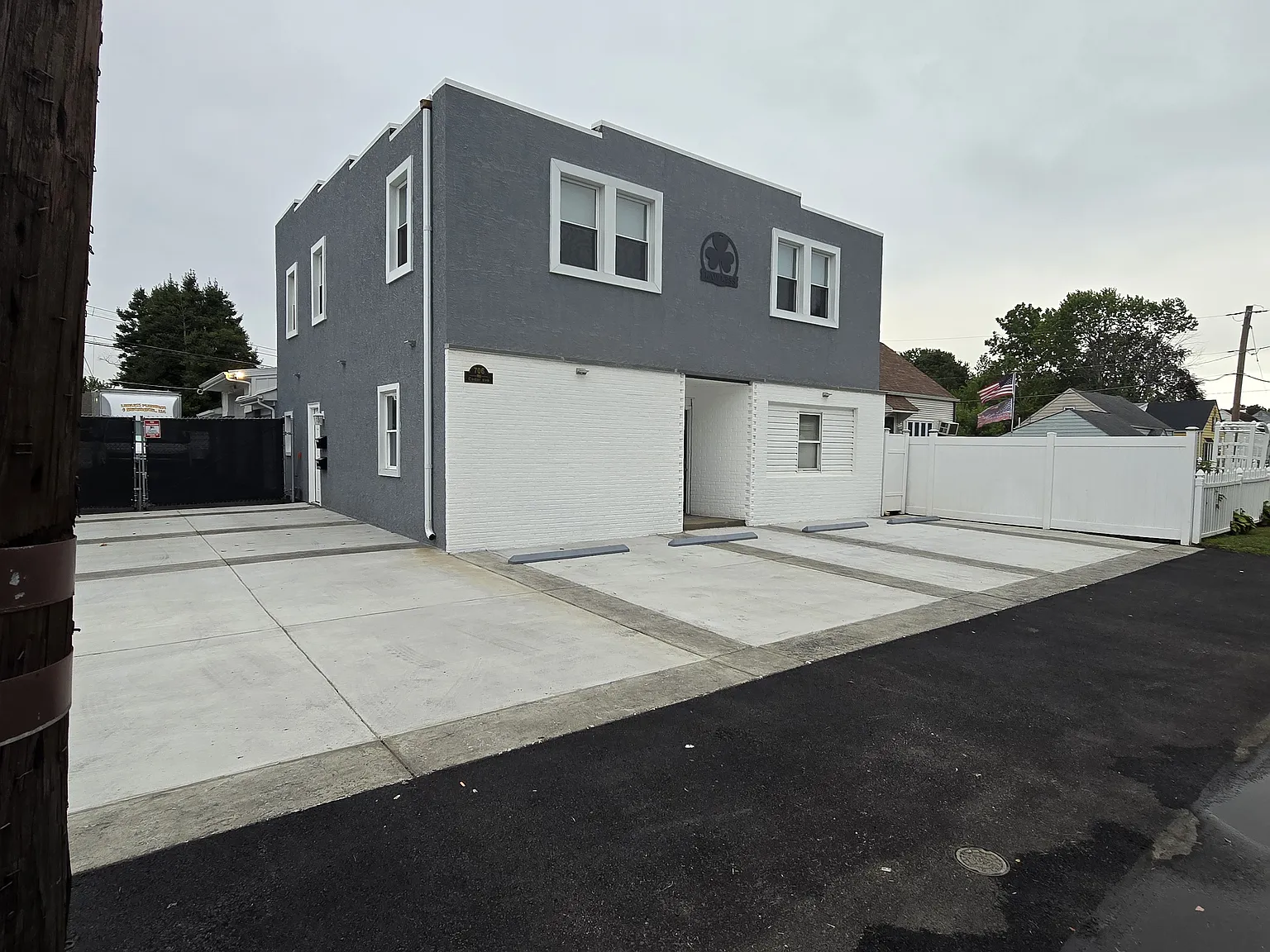 2 bed, 1000 sqft, $2,000 — Photo 1