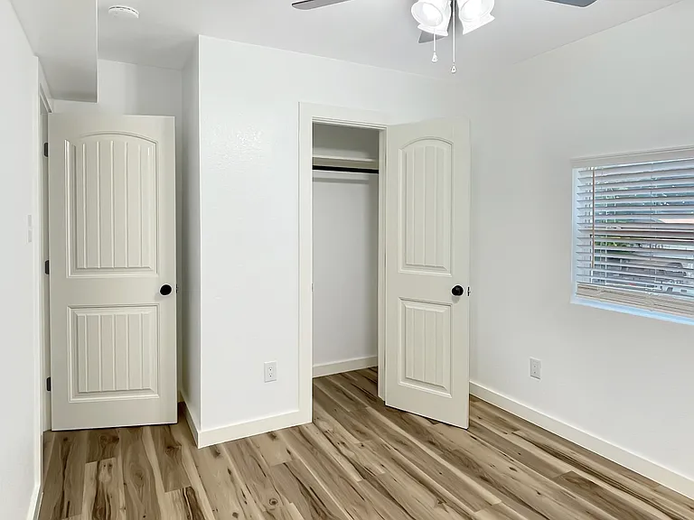 612 S Blue Mound Rd — Photo 5