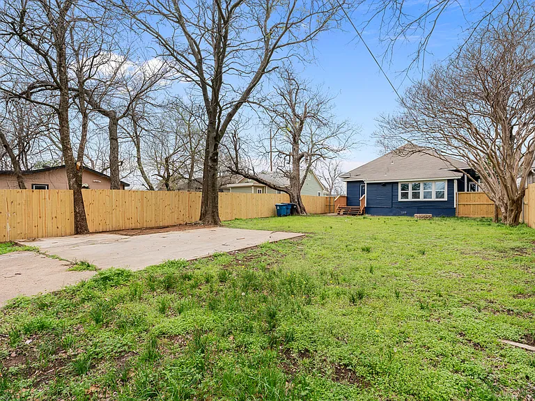 718 W Monterey St — Photo 36