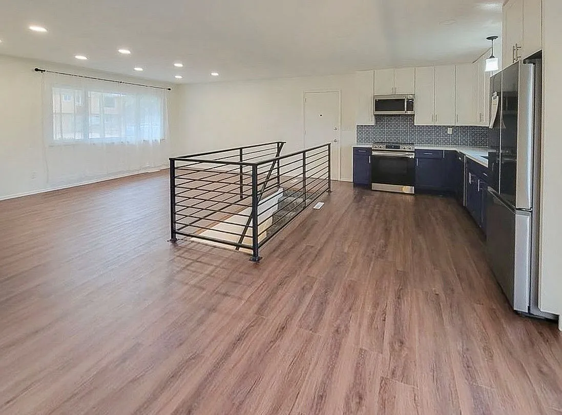 5 bed, 2060 sqft, $4,000 — Photo 4