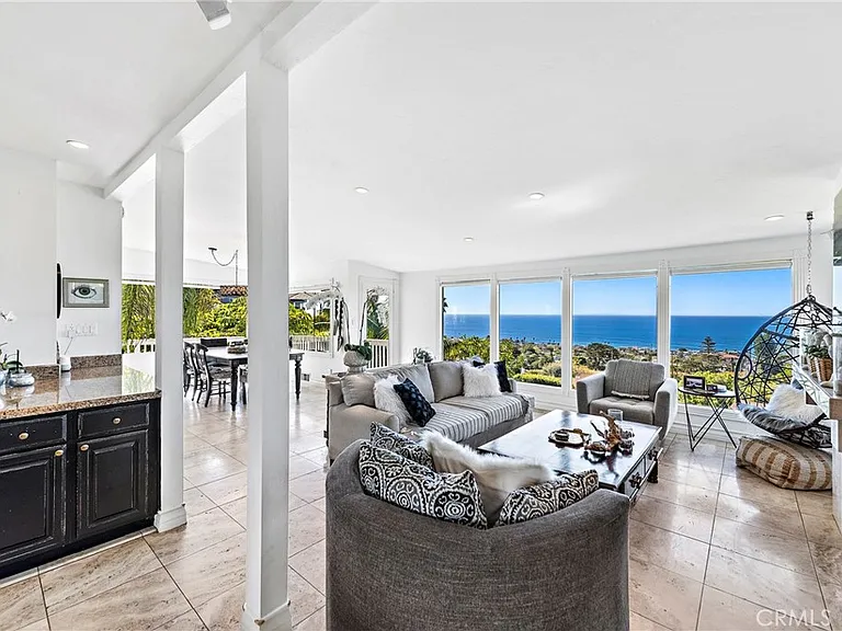 875 Coast View Dr — Photo 9
