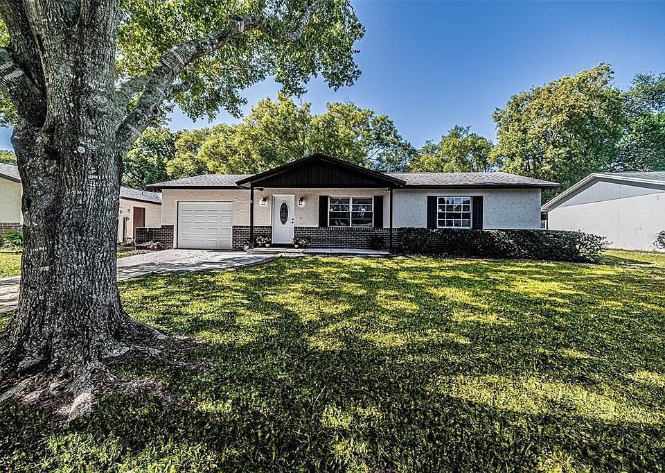 1st image of 218 Loch Low Dr