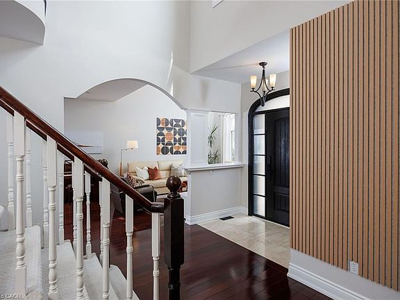 4th image of 1061 Summit Ridge Dr