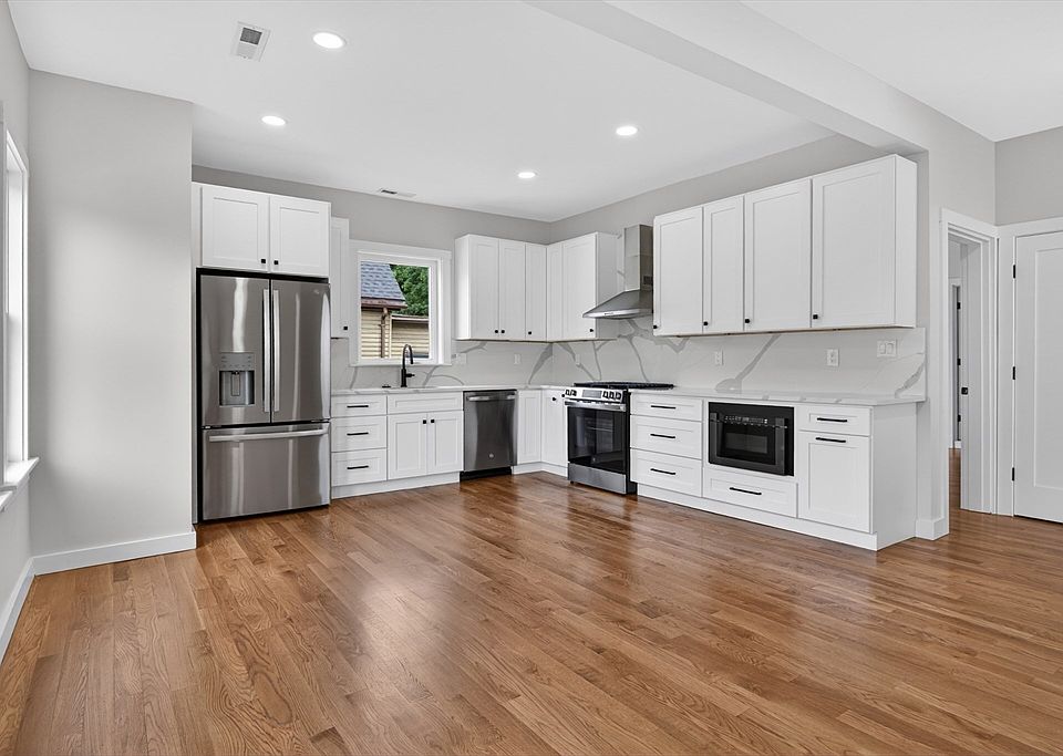 1st image of 21 Hutchinson St #2