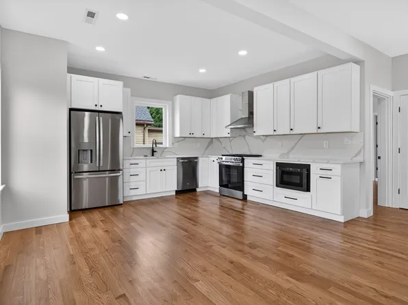 21 Hutchinson St #2, Winthrop, MA 02152