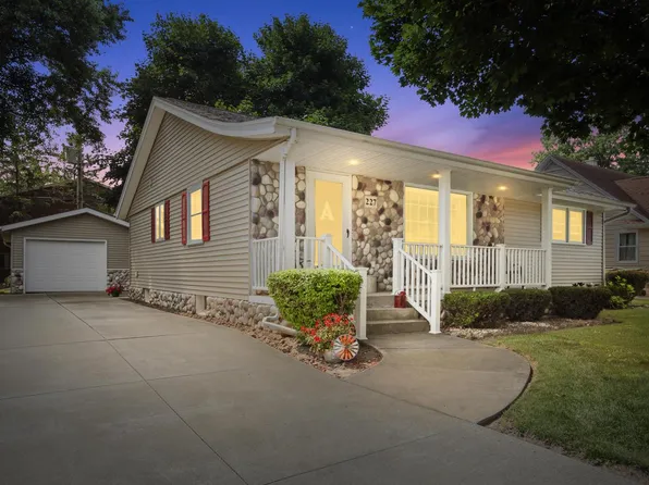 227 Clinton STREET, Kewaskum, WI 53040