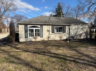 2004 Hayes Ave, Charleston, IL 61920